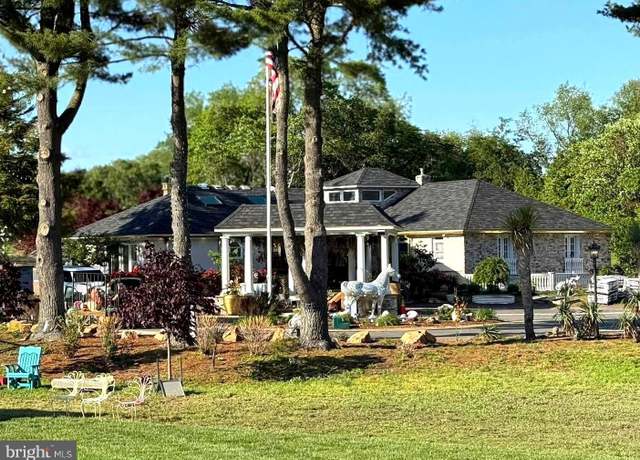 Property at 122, 124 & 126 Salina Rd, Sewell, NJ 08080, 6 beds, 5.5 baths