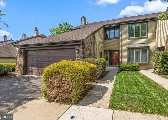Property at 11 Garrison Pl, Newtown, PA 18940, 3 beds, 2.5 baths