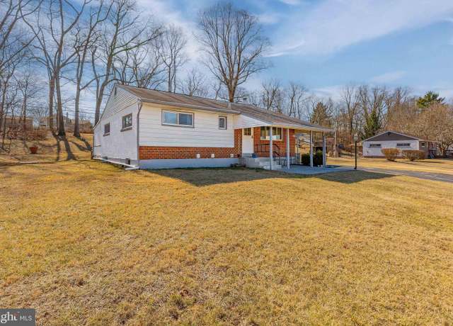 Property at 1004 Queen Dr, West Chester, PA 19380, 3 beds, 3 baths