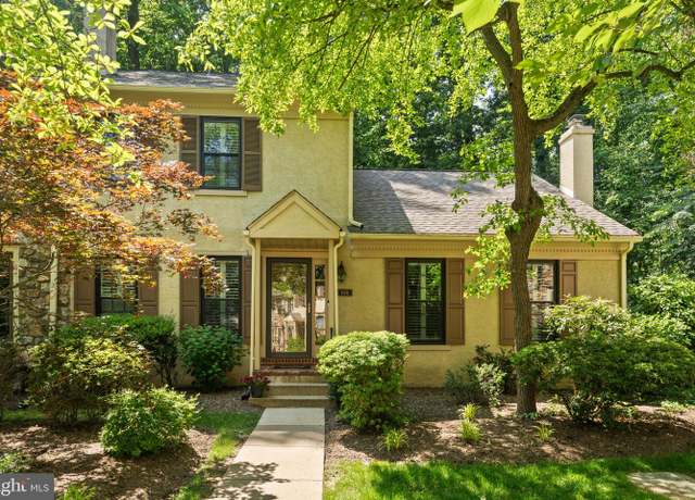 Property at 106 Weatherstone Dr, Paoli, PA 19301, 3 beds, 2.5 baths