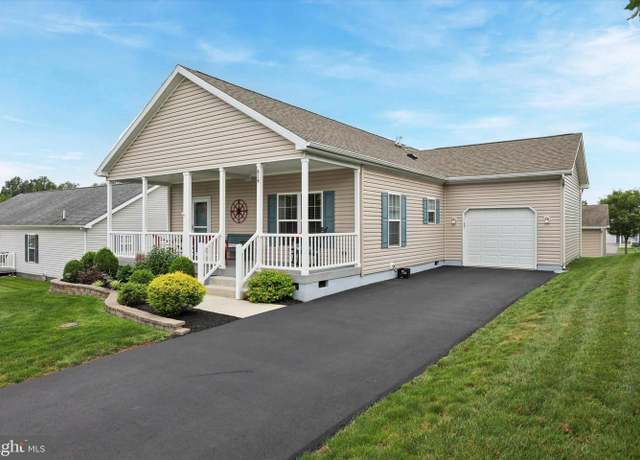Property at 414 Honeysuckle Ln, Blue Bell, PA 19422, 2 beds, 2 baths