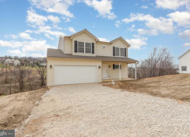 Property at 375 Barclay Dr, Red Lion, PA 17356, 3 beds, 2.5 baths