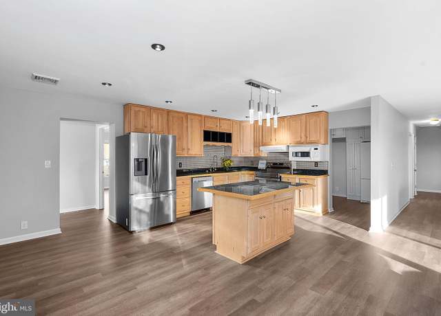 Property at 5260 Dapple Ln, Warrenton, VA 20187, 3 beds, 2 baths