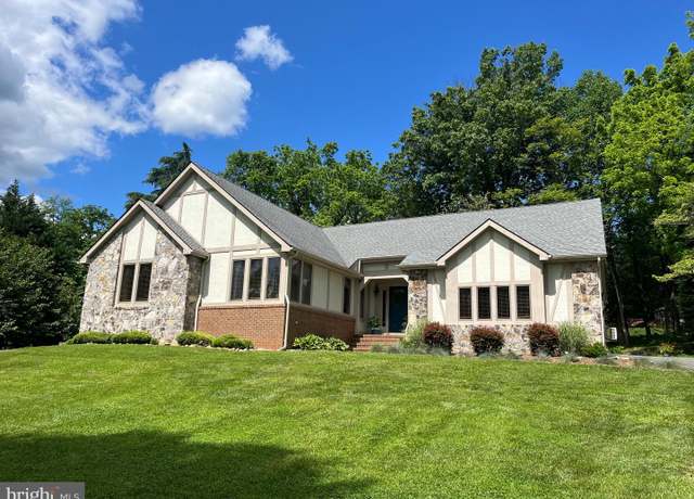 Property at 457 Castanea Dr, Martinsburg, WV 25403, 4 beds, 3.5 baths
