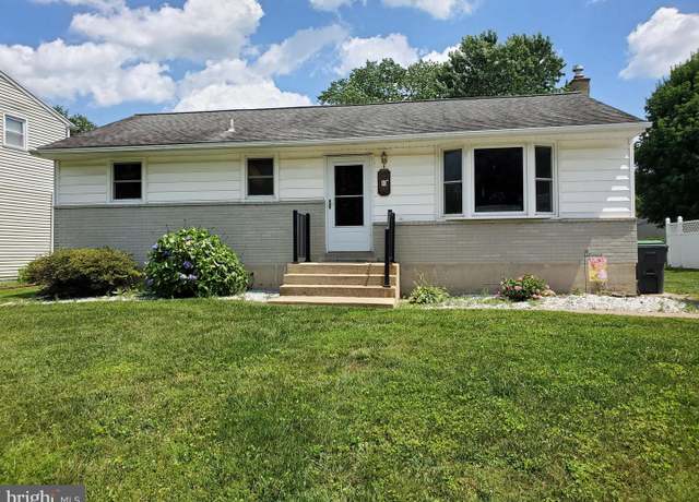 Property at 43 Springlake Dr, Newark, DE 19711, 4 beds, 2.5 baths