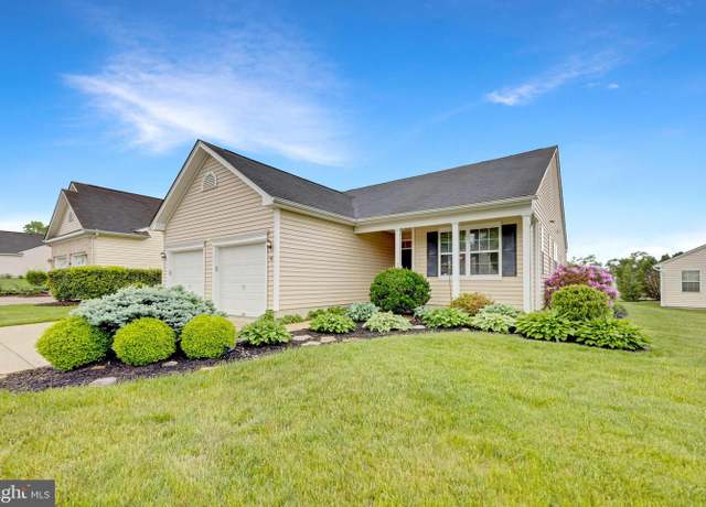 Property at 14 Mayfaire Cir, Westampton, NJ 08060, 2 beds, 2 baths
