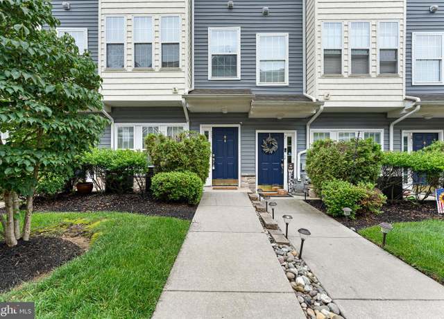 Property at 11 Teal Ct, Riverside, NJ 08075, 3 beds, 2.5 baths