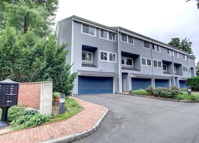 Property at 27 Richard Ct, Princeton, NJ 08540, 2 beds, 2.5 baths