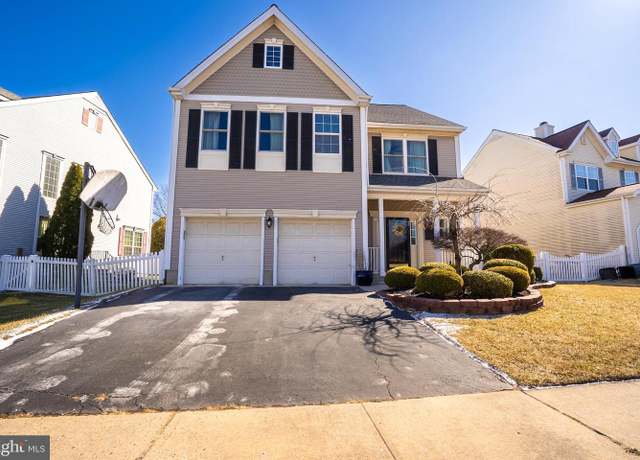 Property at 10 Stanford Dr, Kendall Park, NJ 08824, 4 beds, 2.5 baths