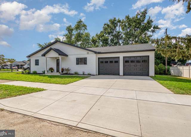 Property at 613 E Keller St, Mechanicsburg, PA 17055, 3 beds, 2 baths