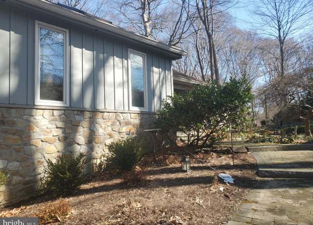 Property at 8 Briarwood Ct, Landenberg, PA 19350, 3 beds, 2.5 baths