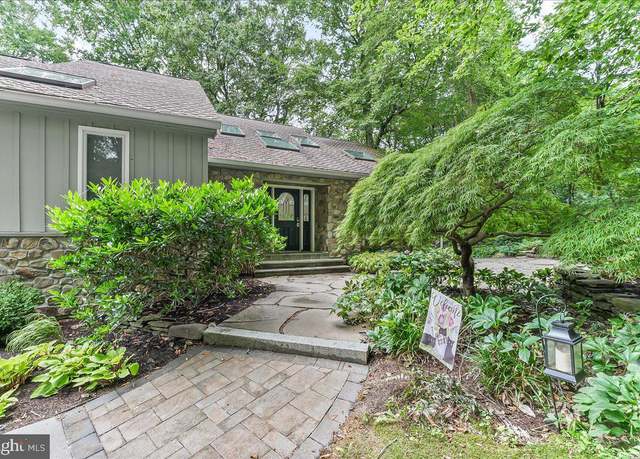 Property at 8 Briarwood Ct, Landenberg, PA 19350, 3 beds, 2.5 baths