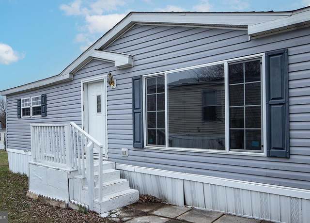 Property at 40 Dallas Dr, Grantville, PA 17028, 3 beds, 2 baths