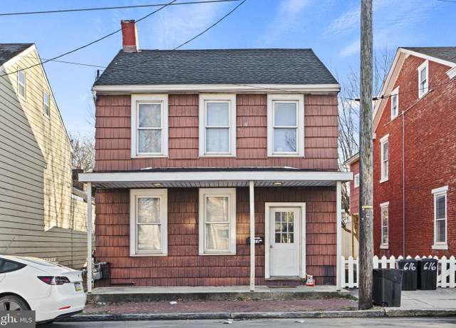 Property at 612 Walnut St, Lebanon, PA 17042, 3 beds, 2 baths