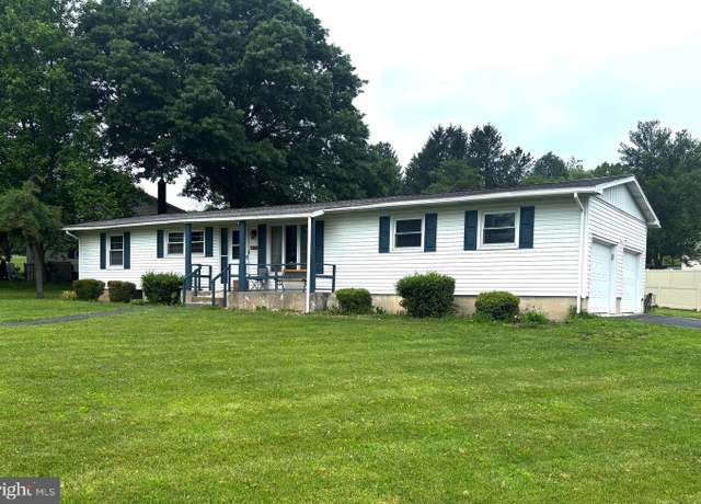 Property at 230 Eisenhower Dr, Orwigsburg, PA 17961, 3 beds, 2 baths