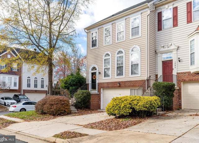 Property at 1544 Grosbeak Ct, Woodbridge, VA 22191, 3 beds, 3.5 baths