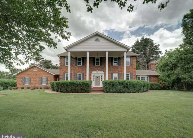Property at 4387 Stepney Dr, Gainesville, VA 20155, 3 beds, 3.5 baths