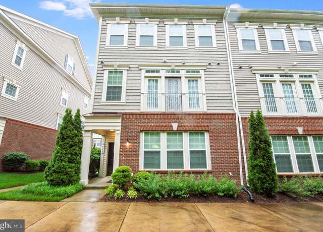 Property at 4722 Dane Ridge Cir, Woodbridge, VA 22193, 3 beds, 3.5 baths