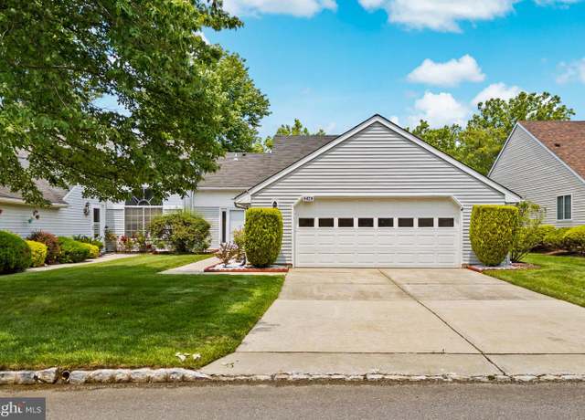 Property at 642-B Madison Dr, Monroe Township, NJ 08831, 2 beds, 2 baths
