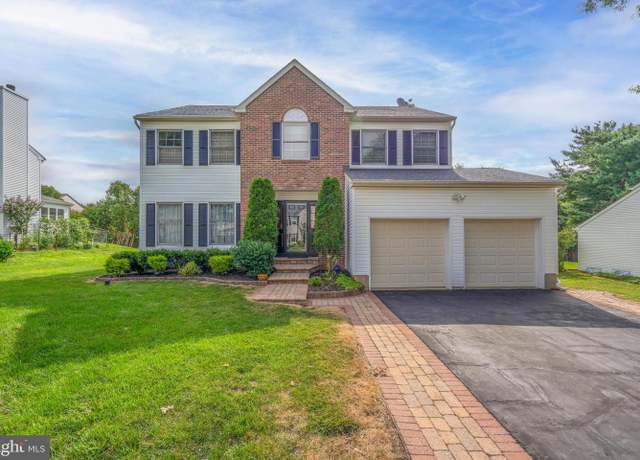 Property at 5 Bolton Cir, Newtown, PA 18940, 4 beds, 2.5 baths
