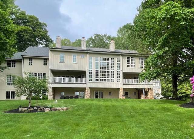 Property at 2 Green Ln, Malvern, PA 19355, 5 beds, 5 baths