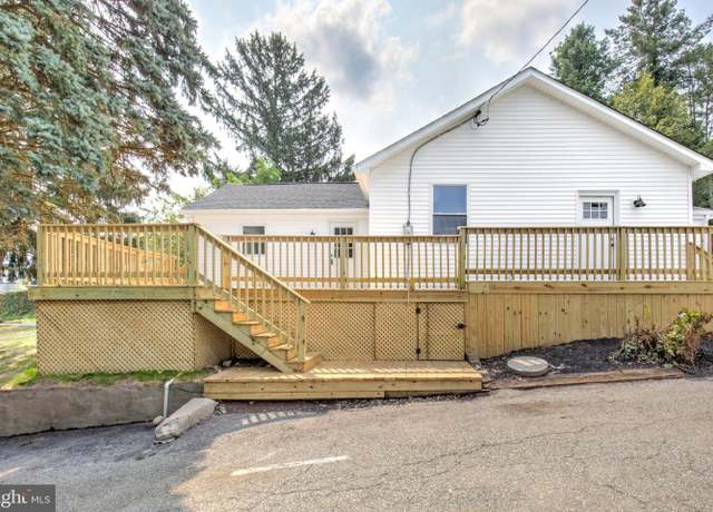 Property at 1 Penn St, Phoenixville, PA 19460, 3 beds, 1 bath