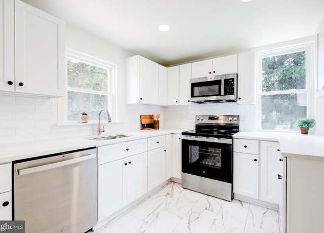 Property at 1 Penn St, Phoenixville, PA 19460, 3 beds, 1 bath