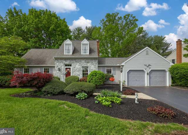 Property at 900 Gemstone Dr, Lancaster, PA 17601, 4 beds, 2.5 baths