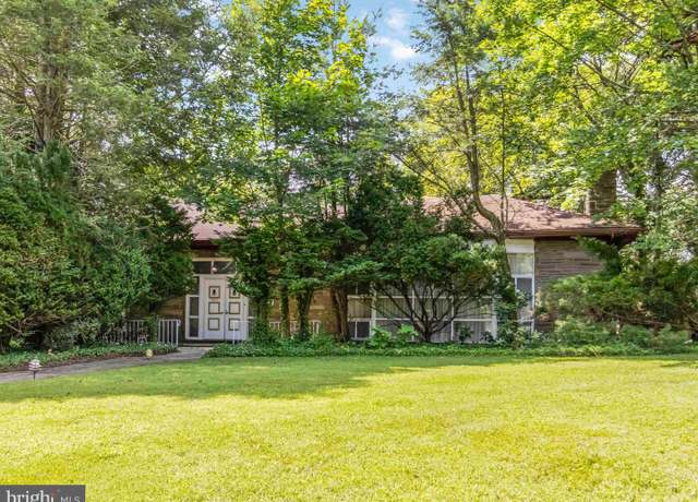 Property at 7901 Glen Oak Rd, Elkins Park, PA 19027, 4 beds, 3.5 baths
