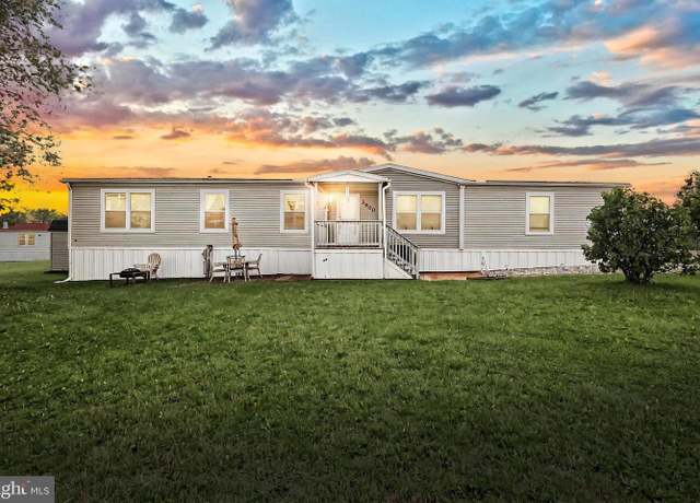 Property at 3900 Craig Ave, Dover, PA 17315, 4 beds, 2 baths