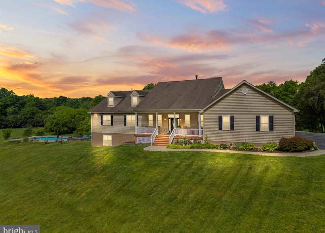 Property at 7312 Oak Ln, Marshall, VA 20115, 4 beds, 3.5 baths