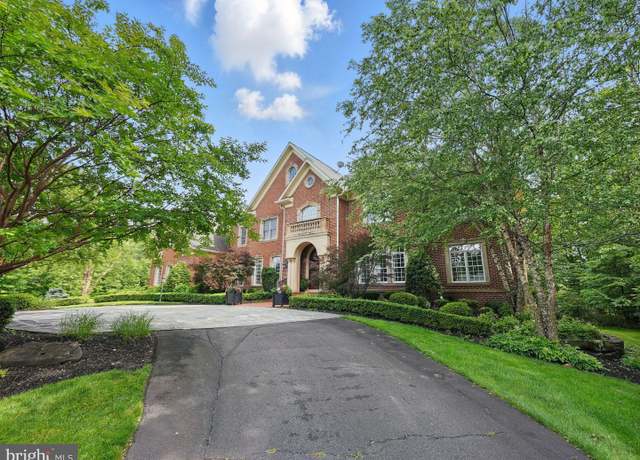 Property at 2555 Vale Ridge Ct, Oakton, VA 22124, 5 beds, 8 baths