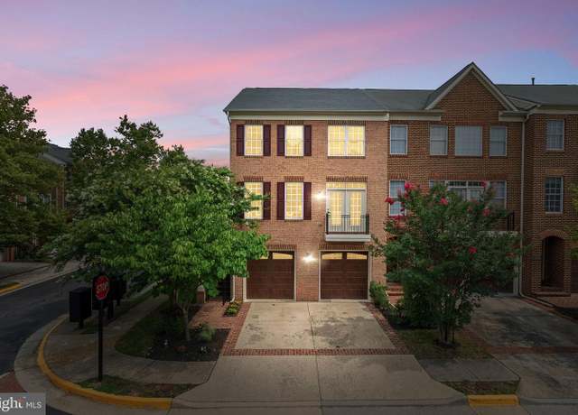 Property at 112 Monroe Mills Ln, Herndon, VA 20170, 4 beds, 3.5 baths