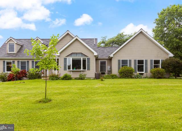 Property at 37677 Cooksville Rd, Purcellville, VA 20132, 3 beds, 3.5 baths