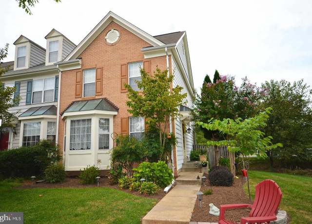 Property at 136 Connery Ter SW, Leesburg, VA 20175, 3 beds, 3.5 baths