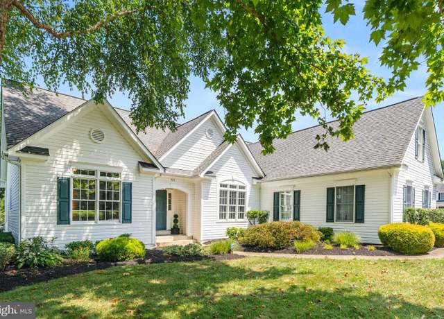 Property at 400 Glenmeade Cir, Purcellville, VA 20132, 3 beds, 2.5 baths