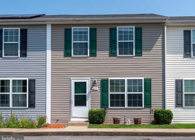 Property at 219 Kadies Ln, Edinburg, VA 22824, 2 beds, 1.5 baths