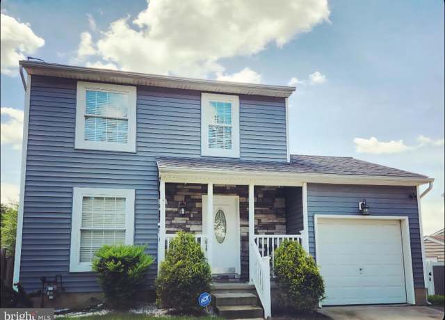 Property at 325 10th Ave, Baltimore, MD 21225, 3 beds, 2.5 baths