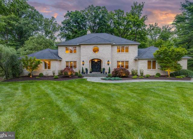 Property at 8 Rockland Vue Ct, Towson, MD 21204, 5 beds, 4.5 baths