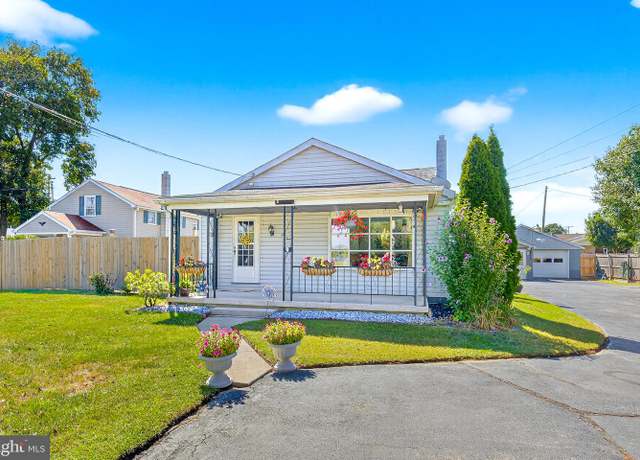 Property at 1012 W Elm Ave, Hanover, PA 17331, 3 beds, 1 bath