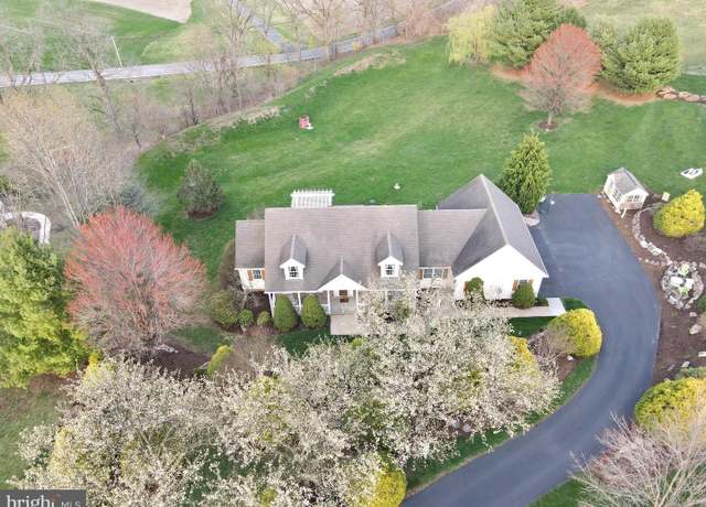 Property at 112 Steeple Dr, Robesonia, PA 19551, 4 beds, 3.5 baths