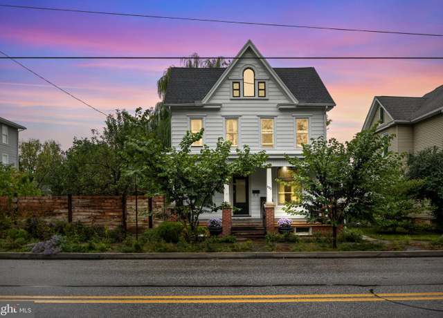 Property at 422 W Simpson St, Mechanicsburg, PA 17055, 3 beds, 2 baths