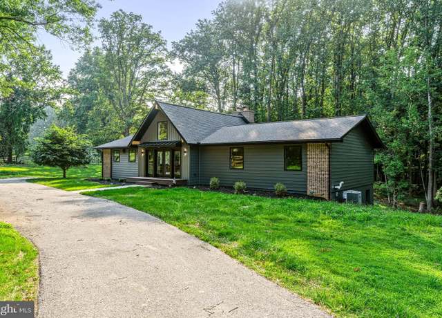 Property at 615 Cricklewood Rd, West Chester, PA 19382, 5 beds, 3.5 baths