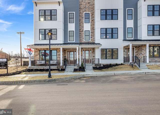 Property at 322 Squire Dr Unit 21A, Newtown Township, PA 19073, 3 beds, 3.5 baths