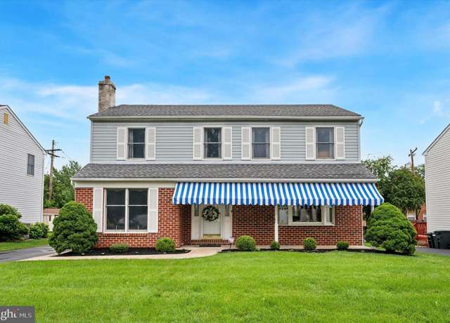 Property at 952 Greenhouse Ln, Secane, PA 19018, 4 beds, 2.5 baths