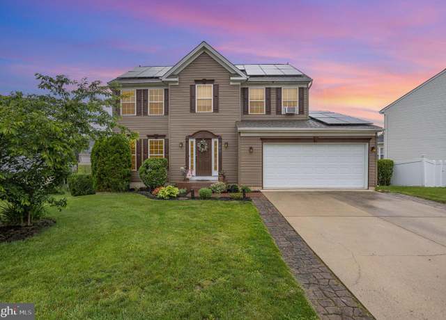 Property at 260 Hunter Creek Dr, York, PA 17406, 5 beds, 3.5 baths