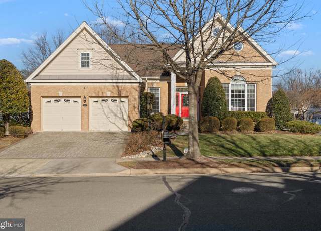 Property at 15476 Championship Dr, Haymarket, VA 20169, 3 beds, 3 baths