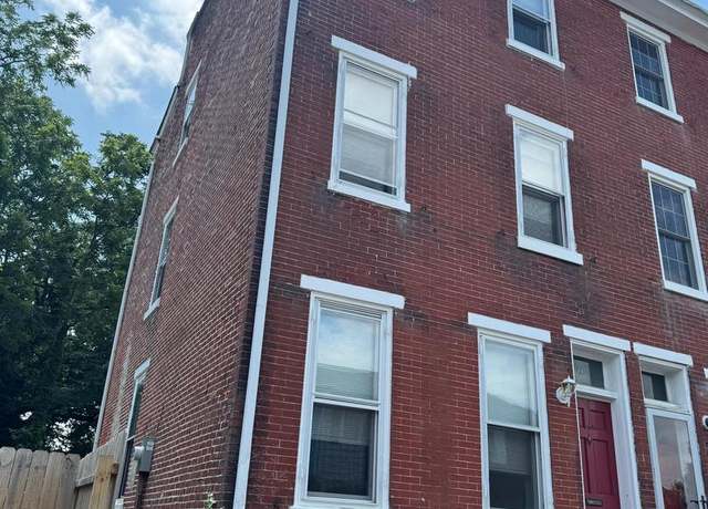 Property at 24 W Pearl St, Burlington, NJ 08016, 5 beds, 2.5 baths