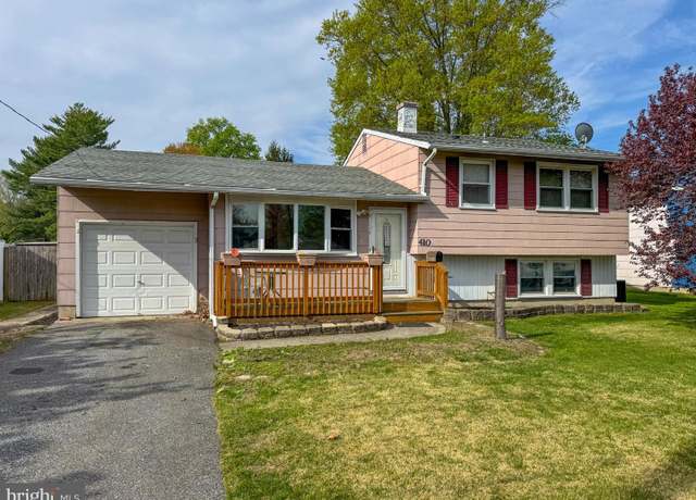 Property at 410 Hickory Ave, Carneys Point, NJ 08069, 3 beds, 1 bath