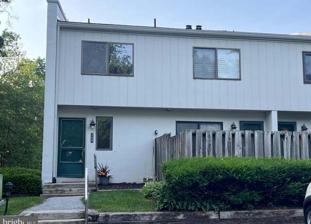 Property at 264 Summit House #264, West Chester, PA 19382, 2 beds, 1.5 baths